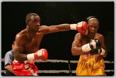 latimorepunch1 Boxing Result: Latimore Guns Down Ford In St. Louis