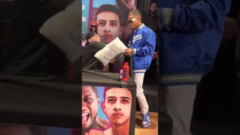 Deen The Great Hands Evil Hero A PILLOW During Pre-Fight Press Conference 😳 #shorts