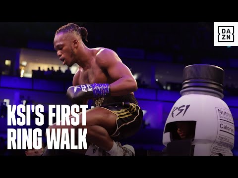 KSI Electrifies The Crowd During His Ringwalk