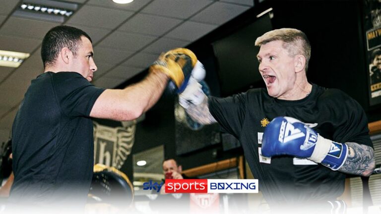 Ricky Hatton in INSANE shape ahead of boxing return! 🤯