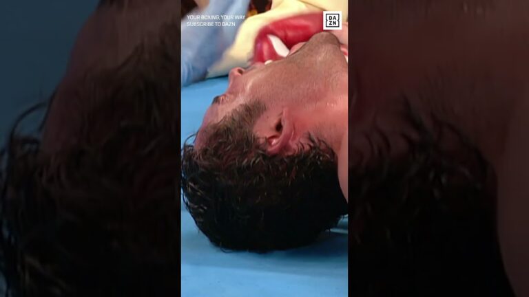 Bernard Hopkins' left hook TAKES OUT De La Hoya 🥊 #shorts