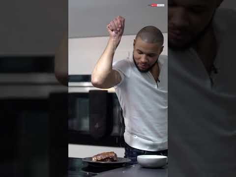 Salt Bae, is that you? 🧂😂