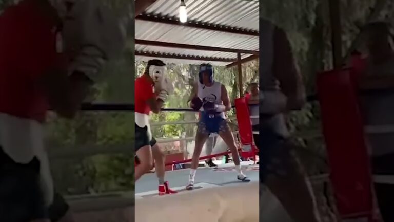 Mauricio Lara spars Emanuel Navarrete 🇲🇽💥 #shorts