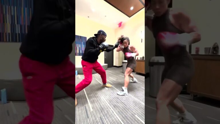 🆎 Alycia Baumgardner sharpens the tools in Fight Hotel 💣 #Shorts