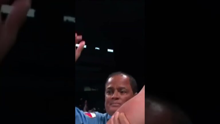 Lenier Pero lands the perfect bodyshot in RD8 to TKO Viktor Faust. #boxing #PeroFaust