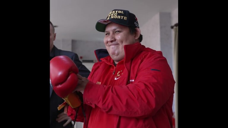 Team Leigh Wood & Mauricio Lara Pick Their Gloves 🥊 #Shorts