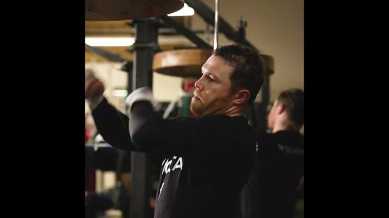 Canelo Alvarez Shows Off Speedball Skills 💨 #Shorts