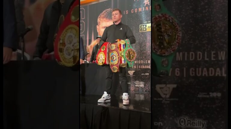Canelo Ãlvarez and his belts 👑 #shorts #CaneloRyder