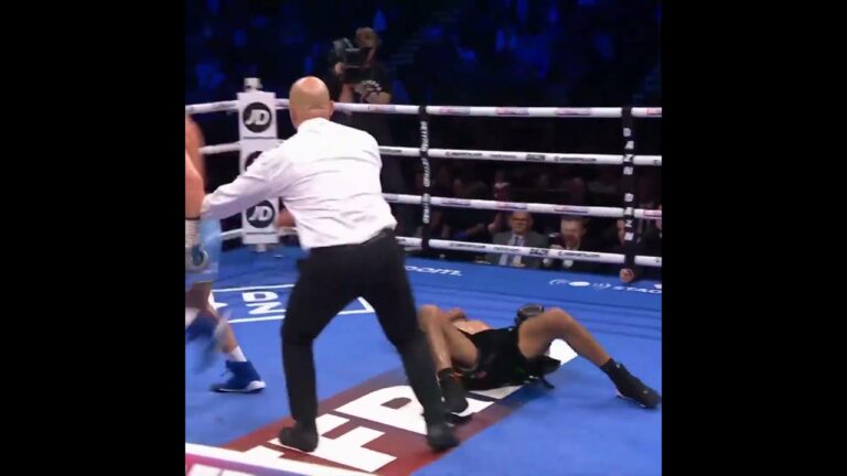 WHAT A KO! 🧨 Dalton Smith sparks out Sam Maxwell