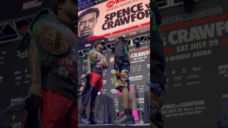 Face-To-Face In The Black Air Forces 🥵 #spencecrawford