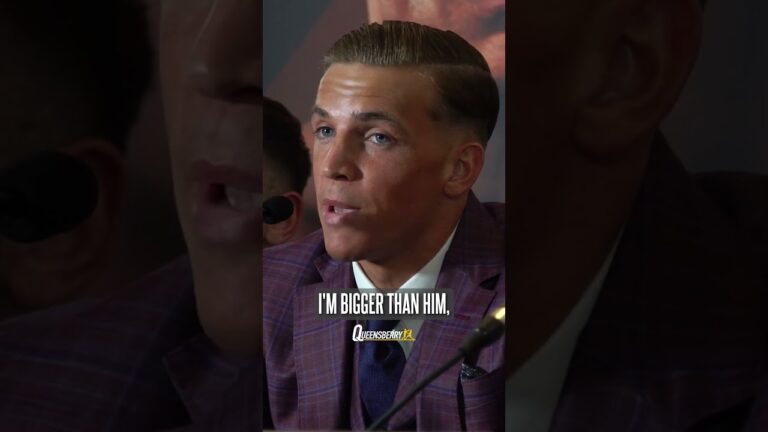 🎁 Dennis McCann had a small gift for Ionut Baluta at today's press conference… 😅 🎁