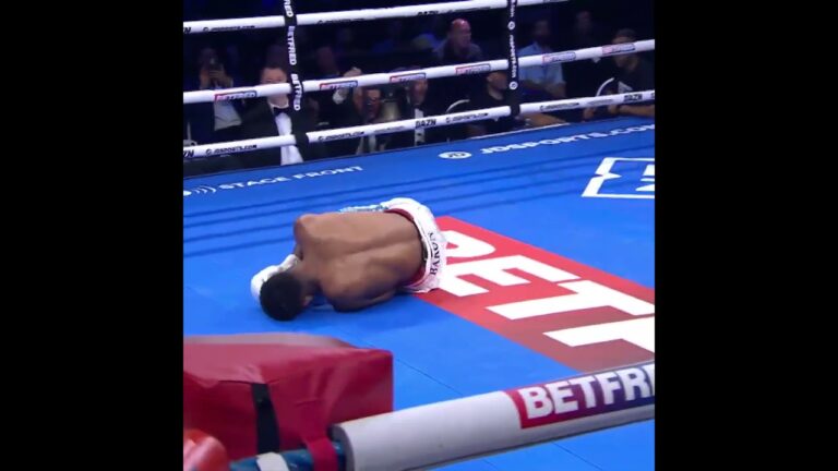 Brutal Body Shot 🥵 Aaron Bowen Stops Baron In Brum!