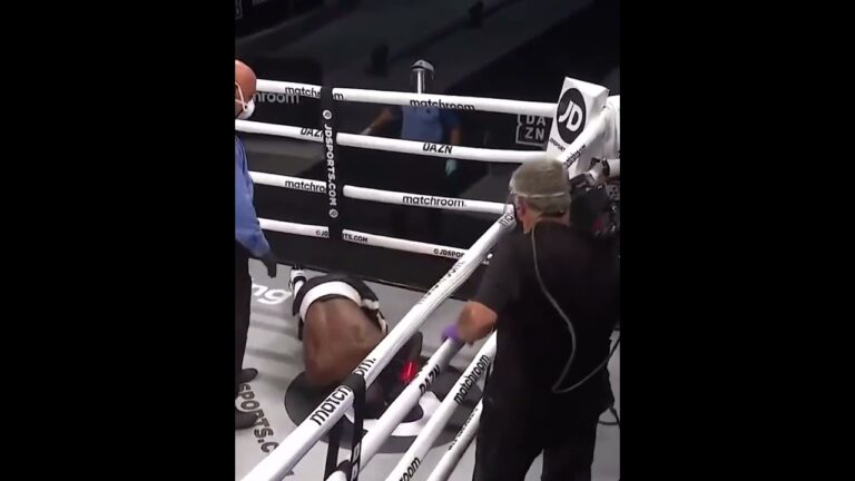 When The Referee Ruled Out Huge KO For Israil Madrimov 😱