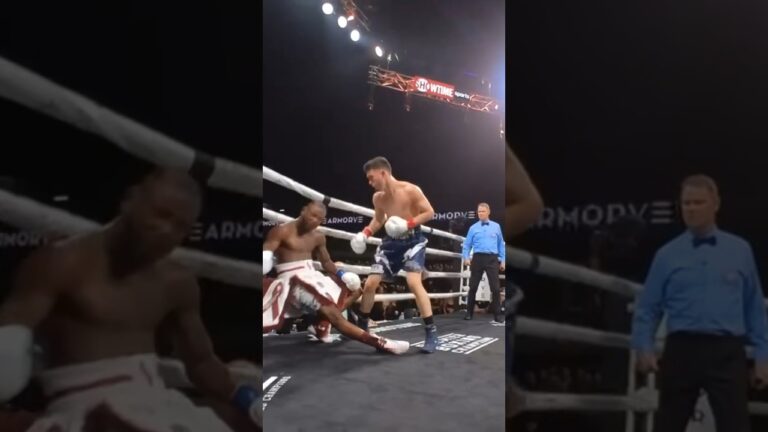 #JoseValenzuela KOs #ChrisColbert with a devastating right hand. #ColbertValenzuela2