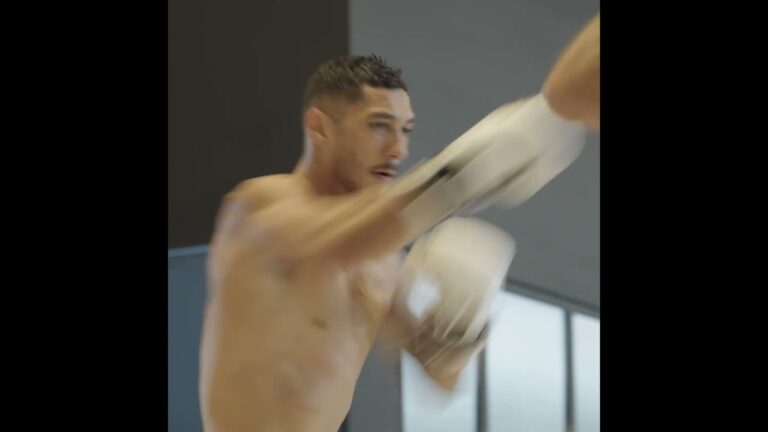 Beast 🥵 Jai Opetaia Smashes Pads Before Zorro Fight 🧨