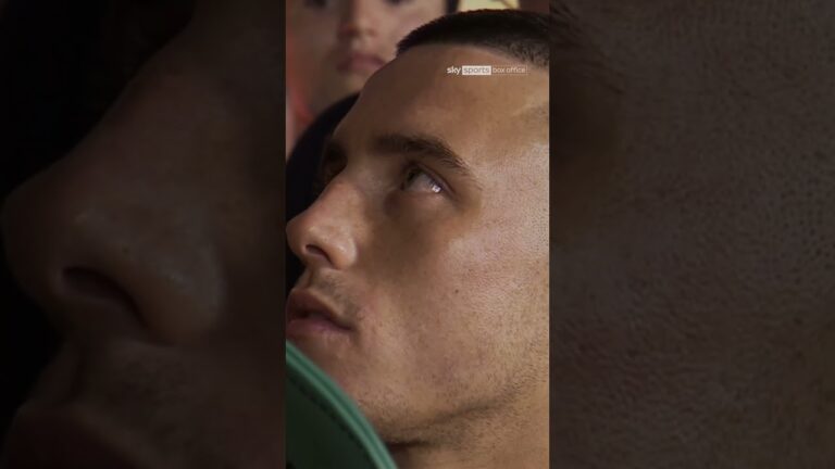 Insane height difference at weigh-in for world title fight! 😳