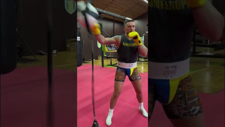 Usyk battles Tyson Fury for the No.1 heavyweight position in just over a month 🔥 #FuryUsyk