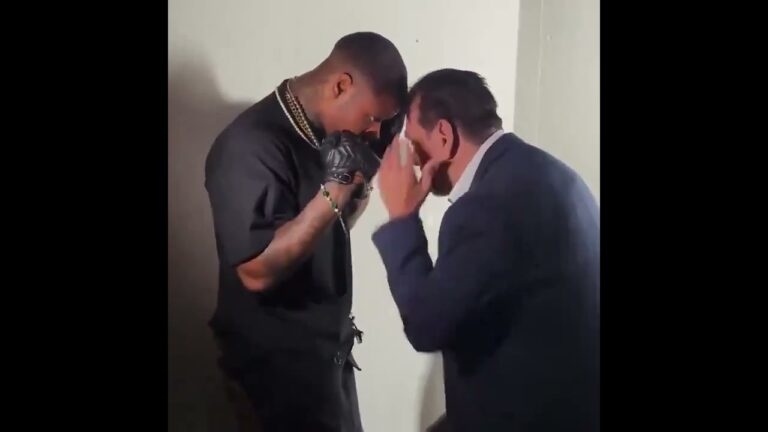 Priceless In-Fighting Advice ✨ Roberto Duran Coaches Ammo Williams