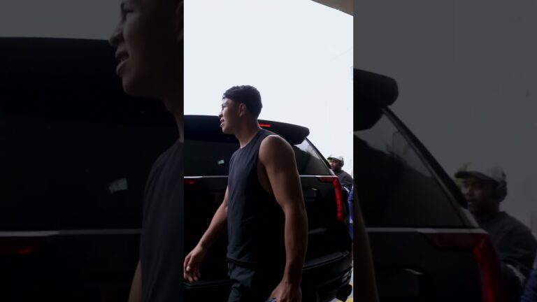 Jaime MunguÃ­a Is In The Building! #goldenboypromotions #boxeo #canelomunguia