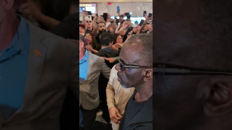 Only the best fighters in the world can go by one how you This is your boys. #Canelo has arrived!