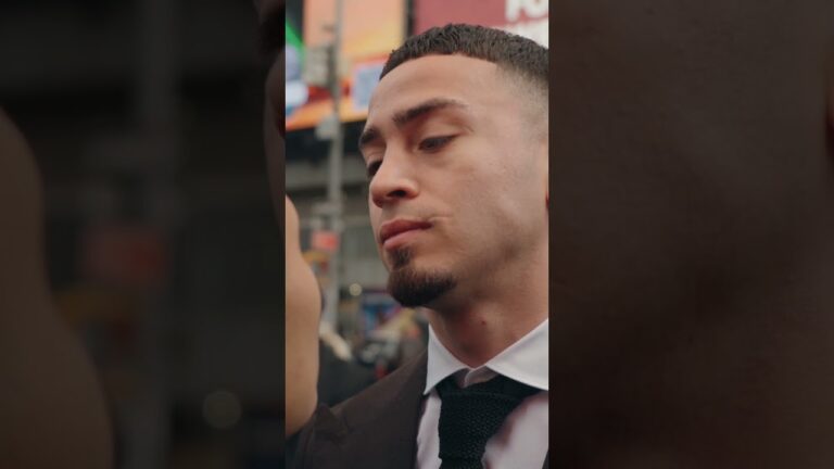 Isaac Cruz & Jose Valenzuela Face Off In Times Square 🗽