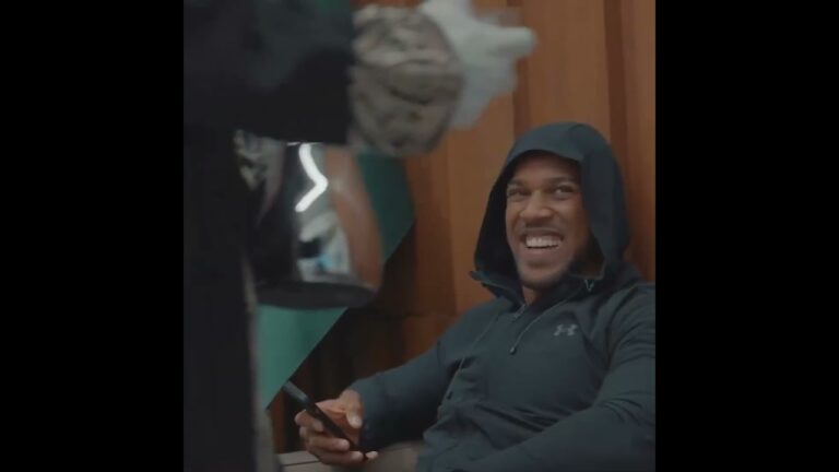 Anthony Joshua Arrives In Riyadh For Tyson Fury Vs Oleksandr Usyk 👀