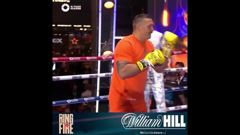 Oleksandr Usyk Boxes Orthodox At Workout For Tyson Fury Fight 👀