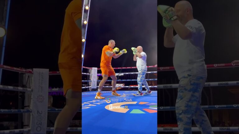 The ever-entertaining Usyk puts on a show for the public 💪