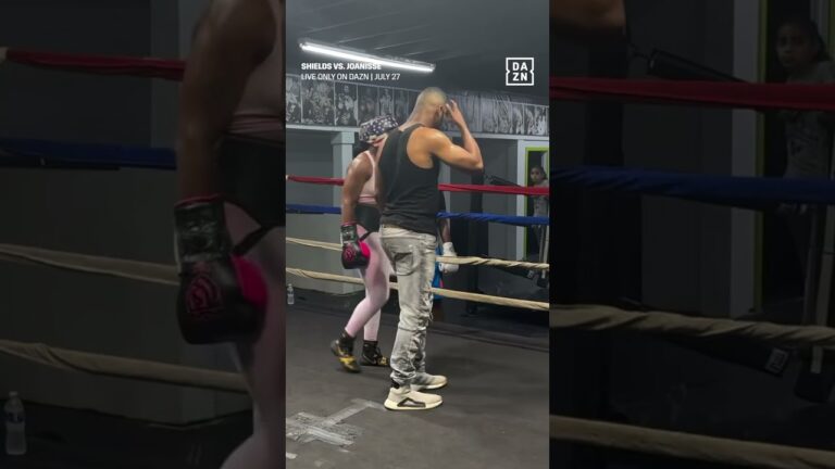 Claressa Shields goes OFF on a hater in sparring 👀