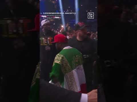 Floyd Mayweather makes his ring walk in Mexico 🇲🇽