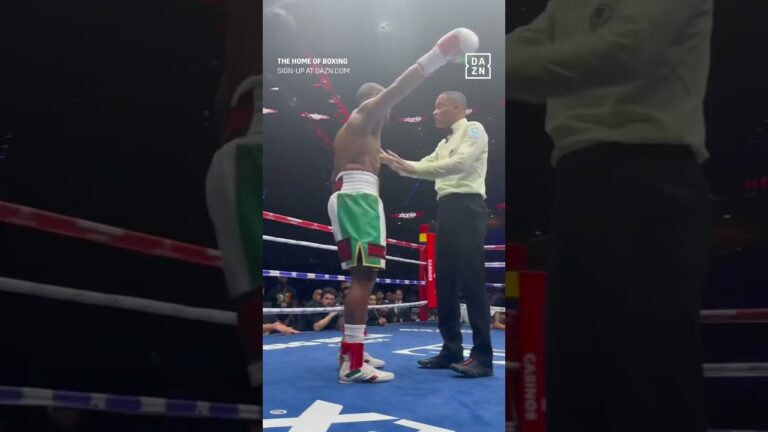 Did Floyd fire this ref mid-fight?!