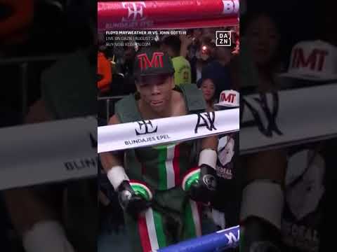 Curmel Moton makes his way to the ring 🔥