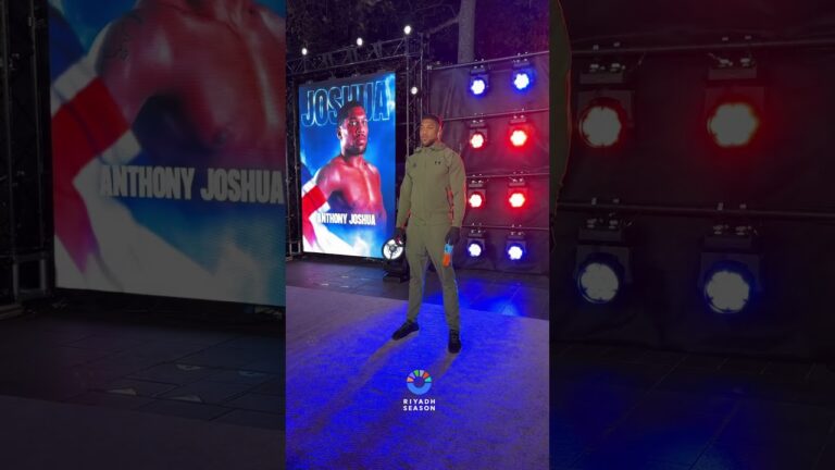 All smiles for Anthony Joshua ahead of his World Title in London 👑