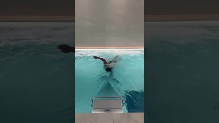 Anthony Joshua putting in work 🏊‍♂️