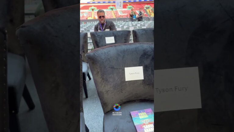 Fury and Usyk will be seated near each other for Joshua-Dubois 👀