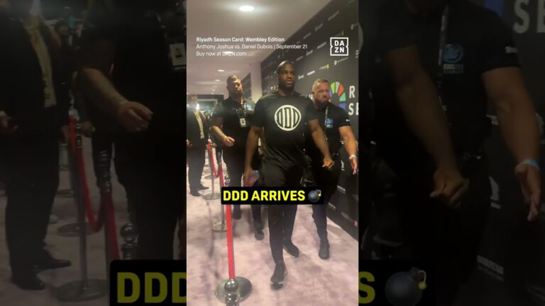 DANIEL DUBOIS IN THE BUILDING 🥊 #shorts