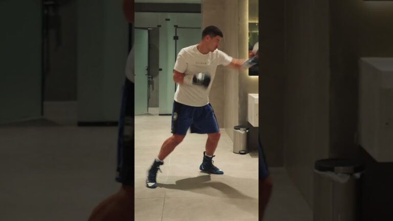 Dmitry Bivol Warms Up On Pads For Artur Beterbiev 💨