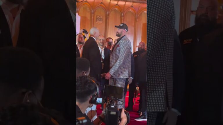 The FIRST face-off ahead of the rematch 🔥 #UsykFury2