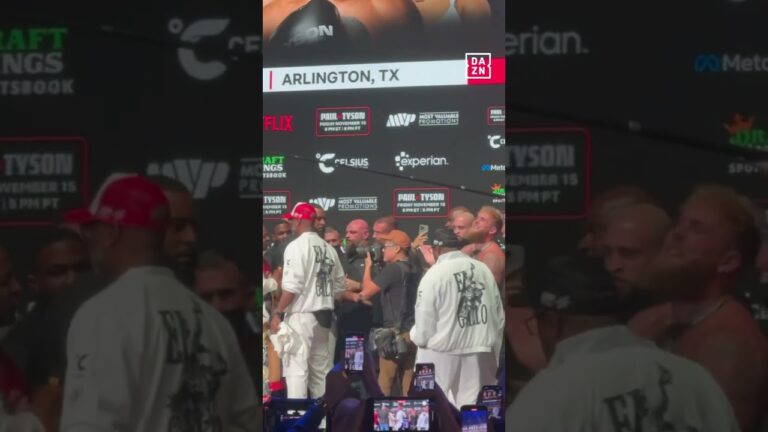 MIKE TYSON SLAPS JAKE PAUL 👀🔥