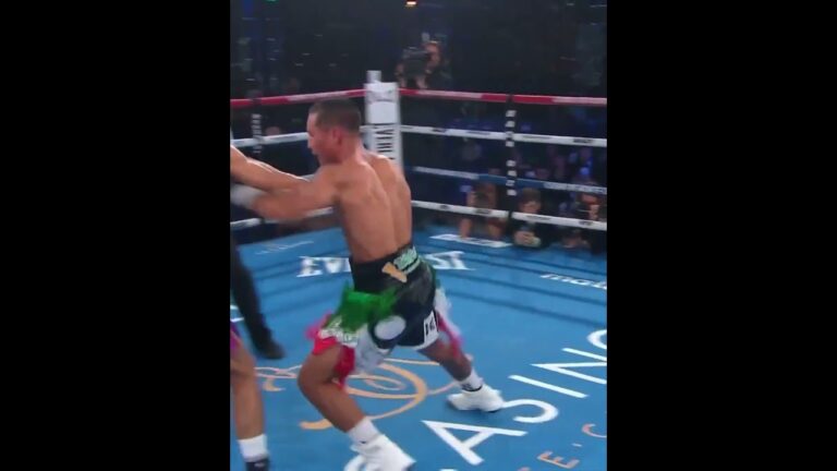 SlowMo: Murodjon Akhmadaliev KO's Espinoza 💥🇺🇿
