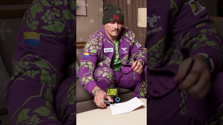 Oleksandr Usyk writes Tyson Fury a Christmas card 🎄✍️