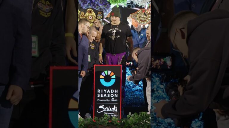 Oleksandr Usyk & Tyson Fury Weigh In Their Clothes For Rematch 🥼💪