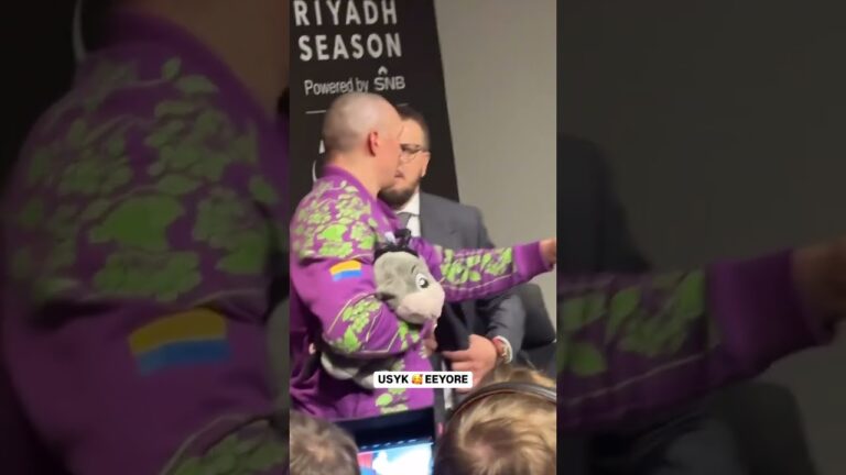 Usyk taking care of his daughterâ€™s cuddly toy 😍