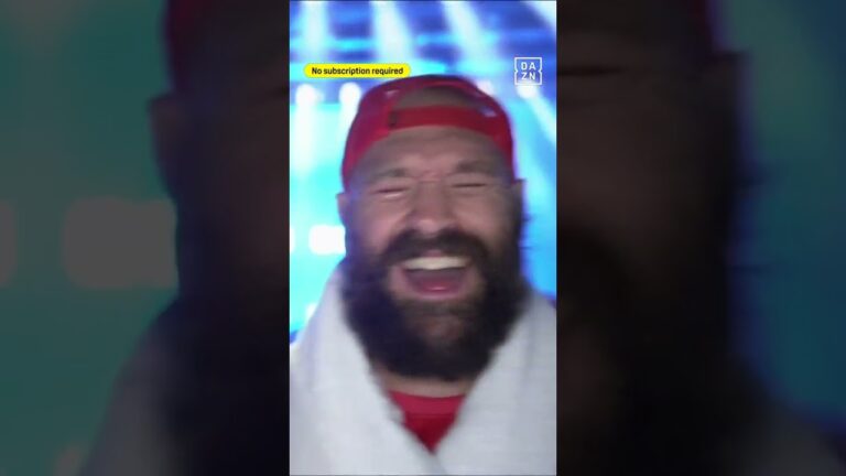 Tyson Fury is spreading his Christmas cheer with this ring walk 🔥🎄