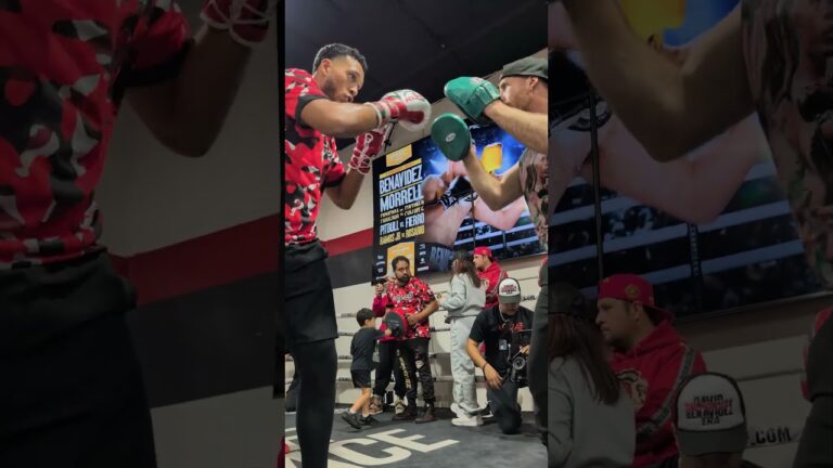 David Benavidez Shows Off BLISTERING Hand Speed and Power | #BenavidezMorrell