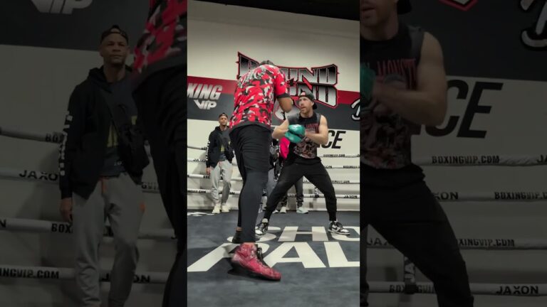 #DavidBenavidez can CRACK 💥and his power on full display at the media workout 🔊 #BenavidezMorrell