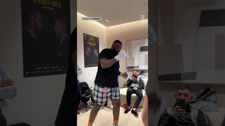 Martin Bakole moments away from facing Joseph Parker 👀 #shorts