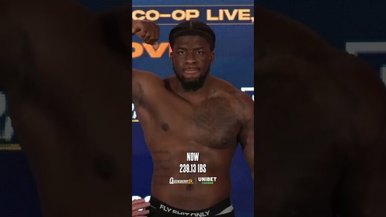 David Adeleye has turned into a  of a heavyweight 😤