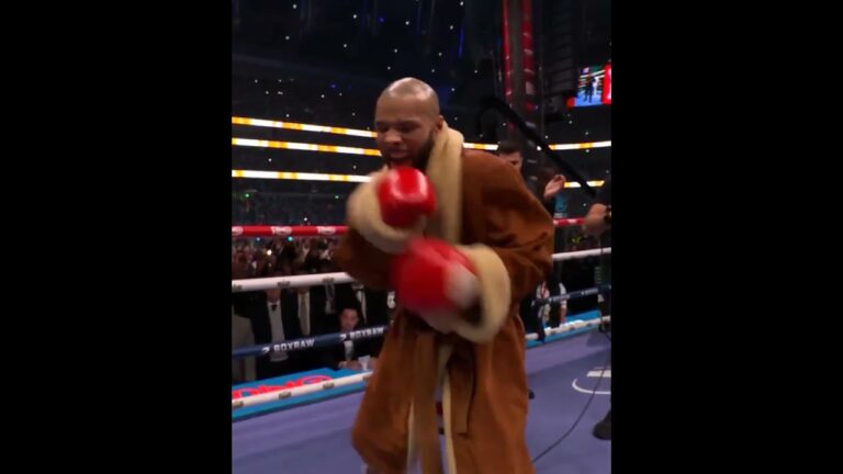 Chris Eubank Jr Enters For Conor Benn Fight As Chris Sr & Nigel Benn Embrace  🤝