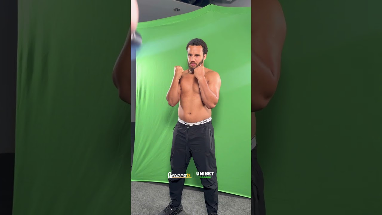 Moses Itaumaâ€™s team wonâ€™t let him be during photoshoot 🤣📸